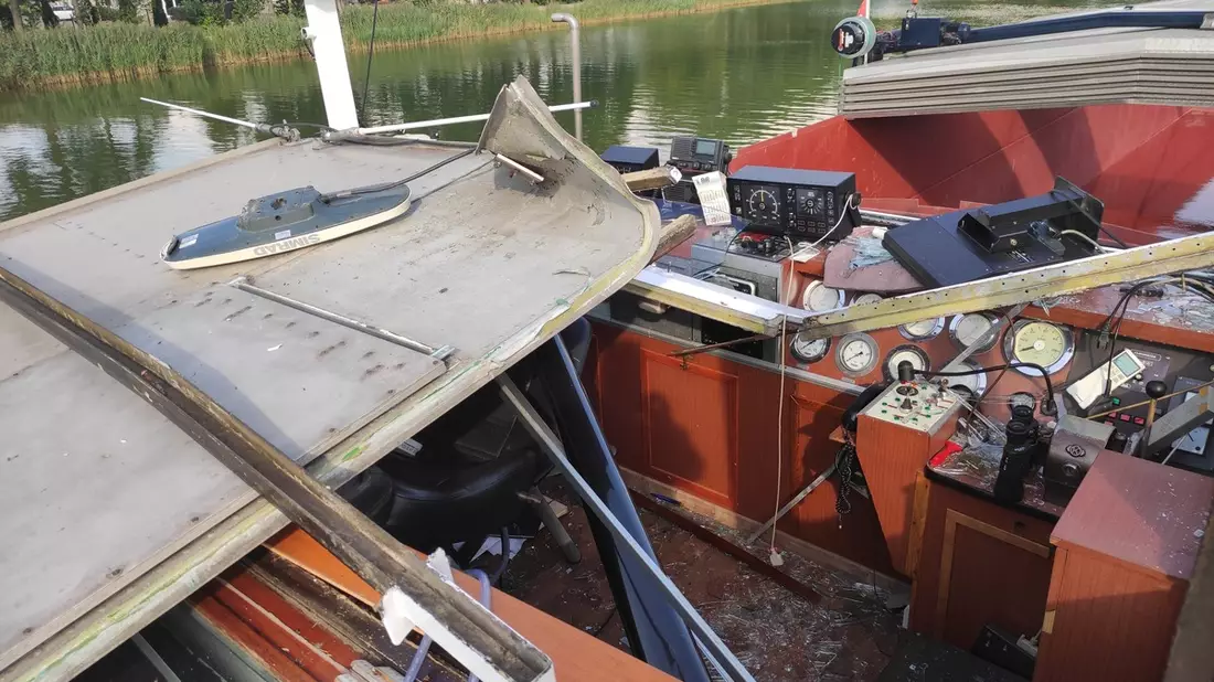 POL-DU: Duisburg: Gütermotorschiff fährt in anderes Schiff - Bild: presseportal.de