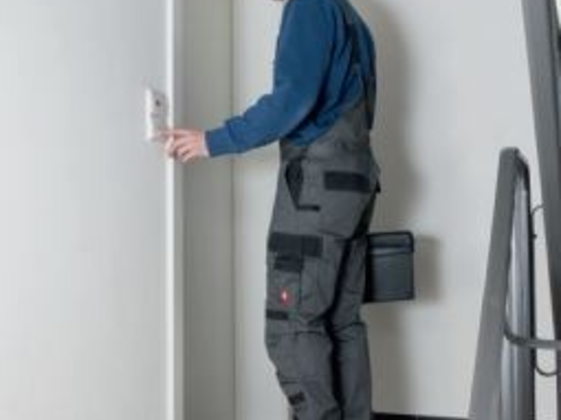 POL-H: Hannover-Stöcken: Unbekannter fährt einen 43-Jährigen an und flüchtet - Polizei sucht nach Zeugen - Foto: presseportal.de