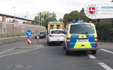 POL-HA: Minderjähriger fährt in Begleitung seiner Freunde mit einem Auto gegen eine Ampel - Foto: presseportal.de