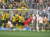 Sportdirektor Sebastian Kehl steht bei Borussia Dortmund unter Druck. - Foto: Bernd Thissen/dpa