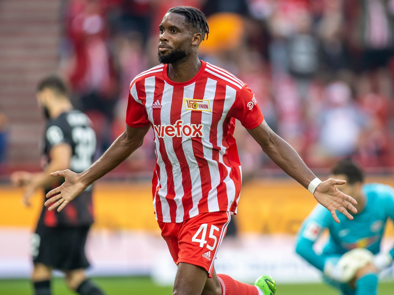 Viel Kampf auf dem Rasen der Alten Försterei. - Foto: Andreas Gora/dpa