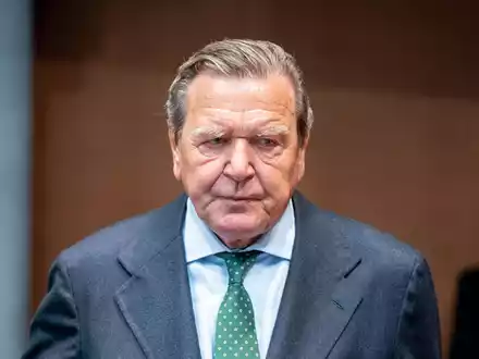 Ex-Kanzler Gerhard Schröder bietet an, per Video auszusagen. (Archivbild) - Foto: Kay Nietfeld/dpa