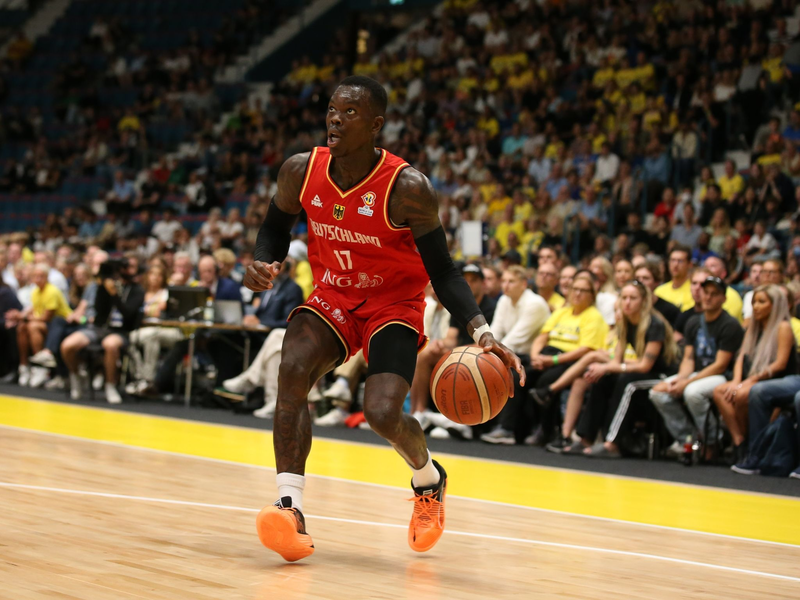 Führte Deutschland bei der WM-Überraschung an: Dennis Schröder. - Foto: Matthias Stickel/dpa