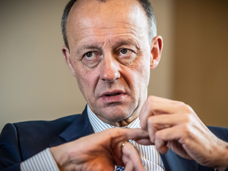 Auch der designierte Bundeskanzler und CDU-Chef Friedrich Merz nahm an dem Parteitag teil. (Archivbild) - Foto: Michael Kappeler/dpa
