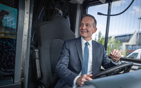 Verkehrsminister Volker Wissing versuche «mögliche Konsequenzen des eigenen Versagens in politischen Druck umzumünzen», sagt Greenpeace-Mobilitätsexpertin Clara Thompson. - Foto: Michael Kappeler/dpa