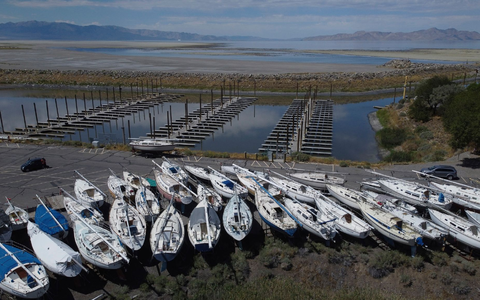 Extreme Dürren gibt es in vielen Ländern der Welt - sogar im Regenwald. (Archivbild) - Foto: Rick Bowmer/AP/dpa