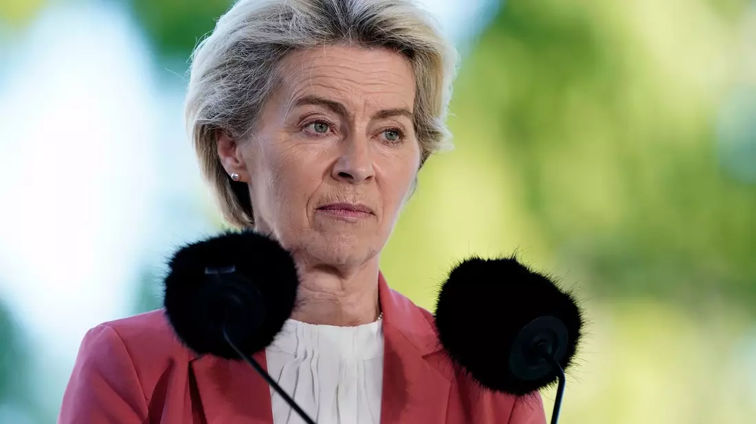 EU-Kommissionspräsidentin Ursula von der Leyen agiert als Taufpatin. - Bild: Mads Claus Rasmussen/Ritzau Scanpix Foto/AP/dpa