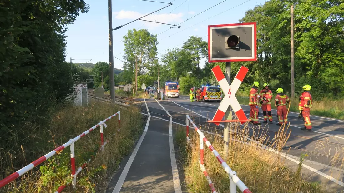 POL-DEL: Landkreis Oldenburg: Verkehrsunfall mit hohem Sachschaden in Großenkneten +++ Bahnverkehr beeinträchtigt - Bild: presseportal.de