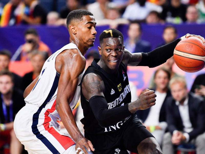 Schröder ist der Kapitän des Teams. (Archivbild) - Foto: Marius Becker/dpa