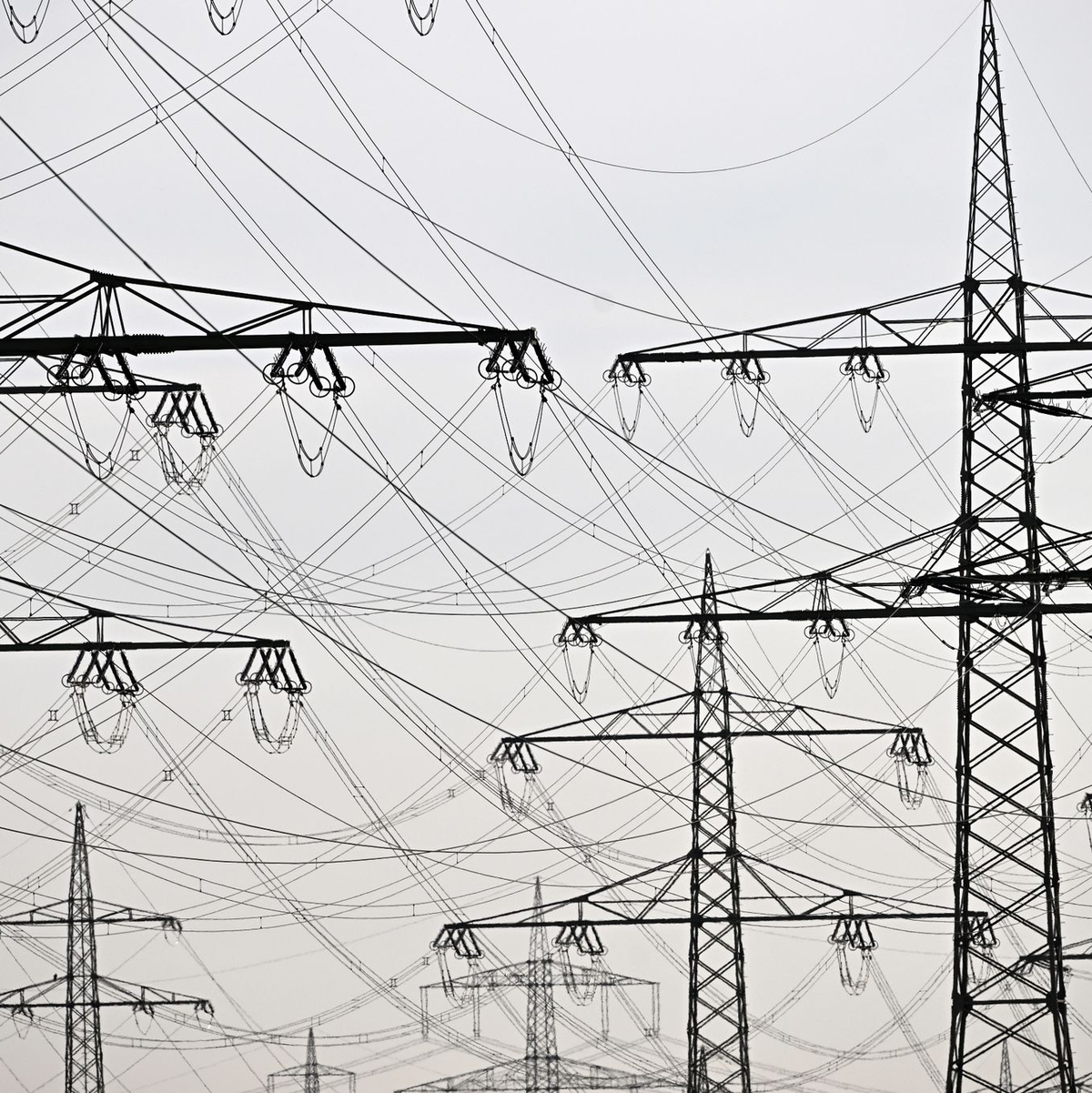 Energieversorger zählen zur sogenannten kritischen Infrastruktur. (Symbolbild) - Foto: Federico Gambarini/dpa