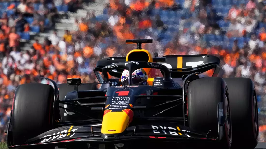 Max Verstappen startete bei seinem Heim-Grand-Prix in Zandvoort von der Pole Positon. - Bild: Peter Dejong/AP/dpa