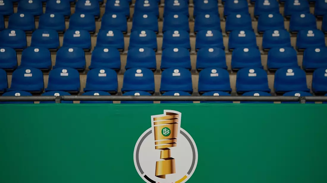 Die Partien für das Achtelfinale im DFB-Pokal stehen fest. - Bild: Swen Pförtner/dpa