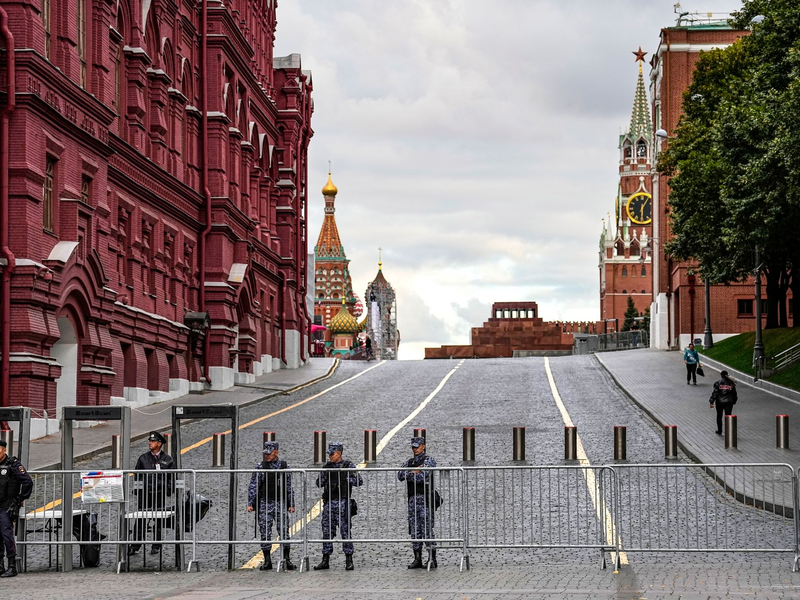Beobachter erwarten hingegen, dass die Repressionen nach Putins Wiederwahl nun noch zunehmen werden, um seinen Machterhalt zu zementieren. - Foto: Alexander Zemlianichenko/AP/dpa