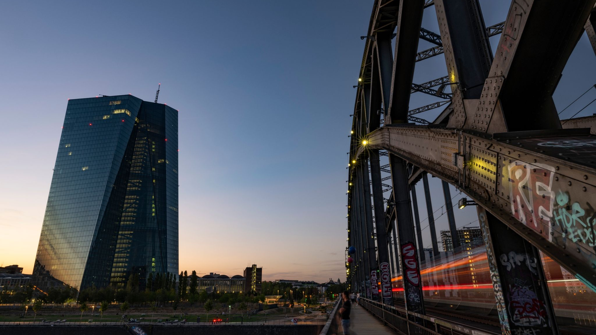 Auch für Mieter sank der durchschnittliche Einkommensanteil für die Nettomiete von 14,4 Prozent auf 14,1 Prozent. - Foto: Boris Roessler/dpa