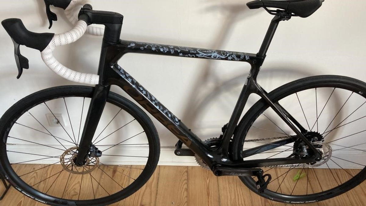 POL-DA: Darmstadt: Polizei sucht einmaliges und auffälliges Rennrad - Foto: presseportal.de