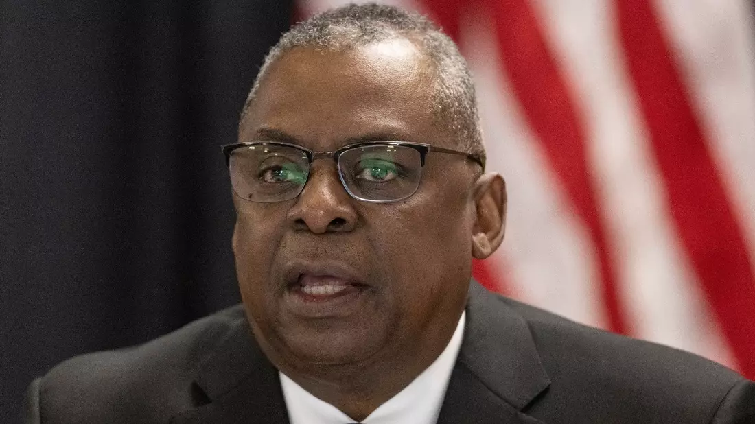 US-Verteidigungsminister Lloyd Austin betont, es habe sich um einen Präzisionsschlag zur Selbstverteidigung gehandelt. - Bild: Boris Roessler/dpa