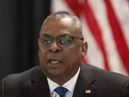 Nach heftiger Kritik an US-Verteidigungsminister Lloyd Austin wegen der Geheimhaltung seines Krankenhausaufenthalts hat das Pentagon interne Untersuchungen eingeleitet. - Foto: Boris Roessler/dpa