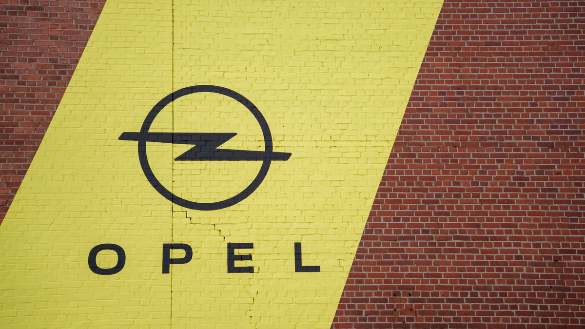 Opel will seinen Kurs in Richtung Elektromobilität noch entschiedener fahren, wie Opel-Chef Florian Huettl zum Jubiläum ankündigte: «Ab 2025 wird jedes neue Opel-Modell rein batterieelektrisch sein.» - Foto: Andreas Arnold/dpa