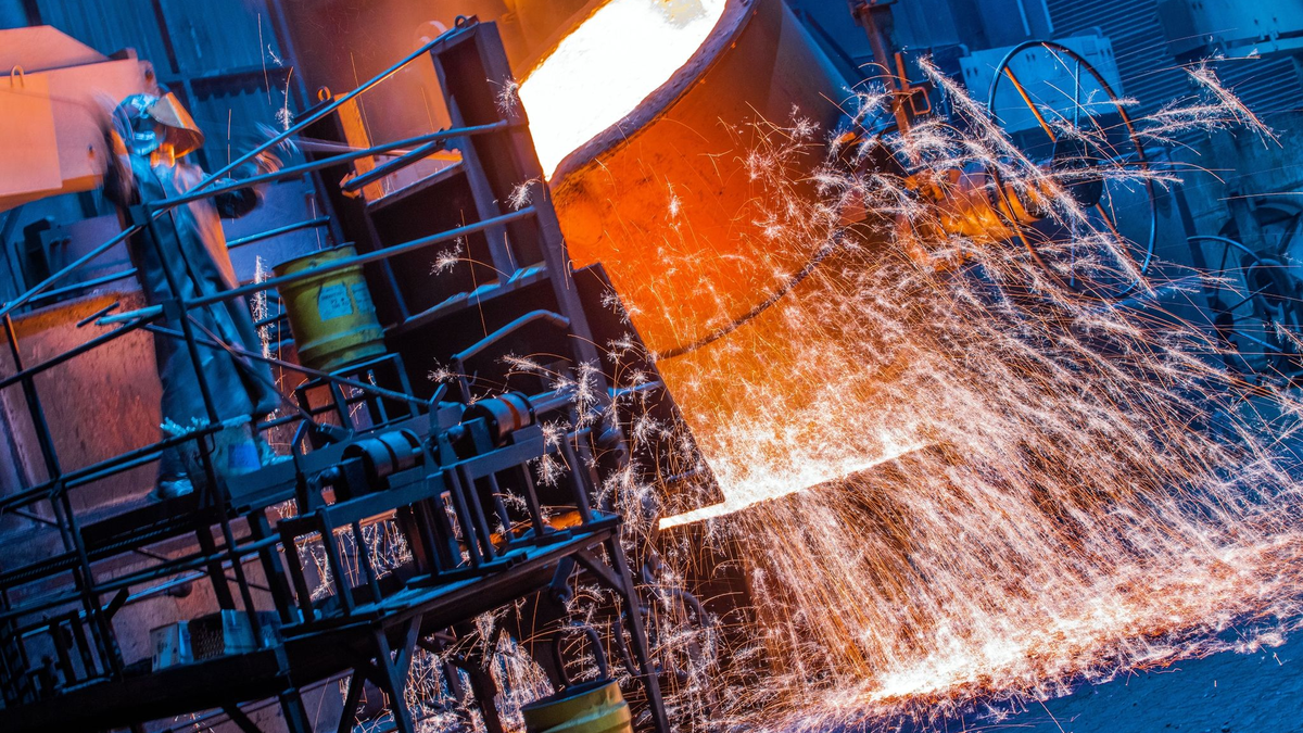 Die Metall- und Elektroindustrie steht weiter unter Druck - immer mehr Arbeitsplätze gehen verloren. (Archivbild) - Foto: Jens Büttner/dpa-Zentralbild/dpa