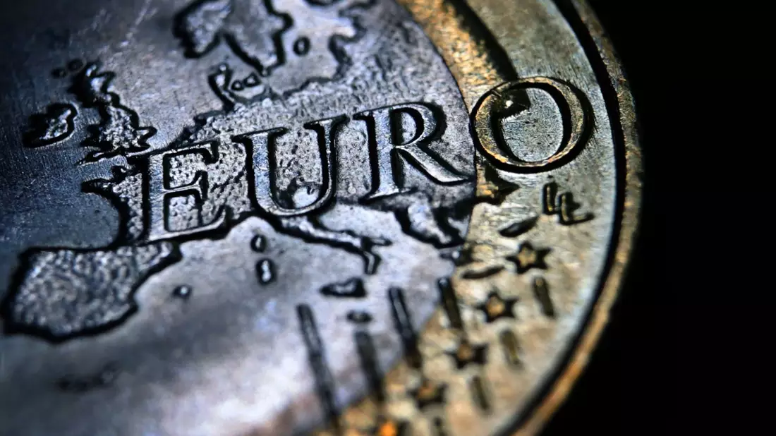 Nach derzeitigem Stand will die EZB im Herbst über weitere Schritte hin zu einem digitalen Euro entscheiden. Mit einer Einführung wird aktuell nicht vor dem Jahr 2026 gerechnet. - Bild: Karl-Josef Hildenbrand/dpa