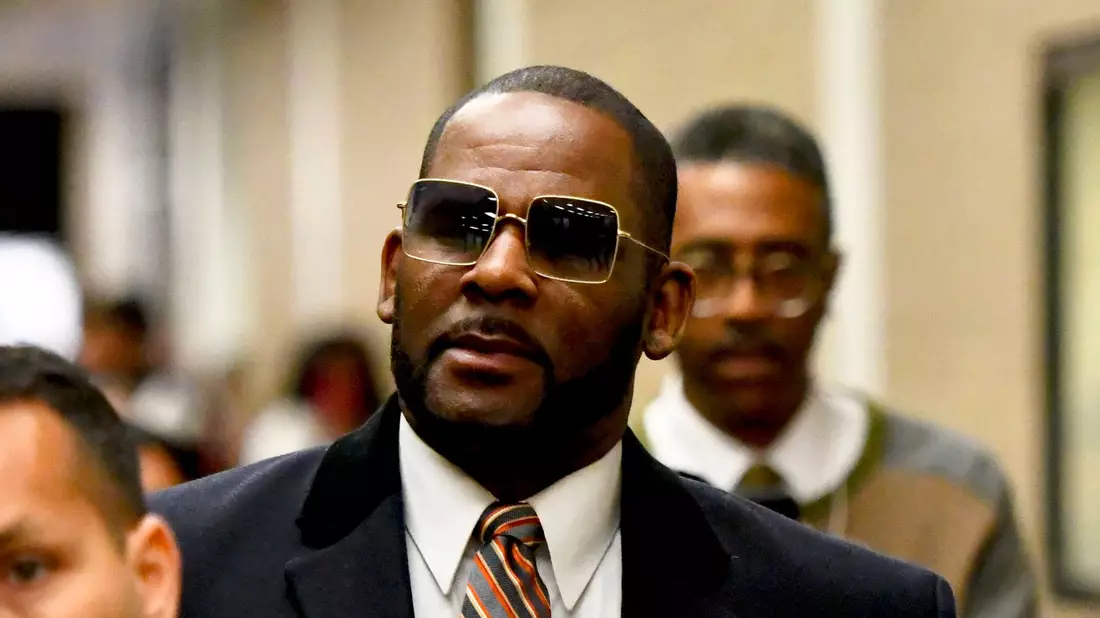 Ex-Popstar R. Kelly hat seine Rechnungen noch nicht bezahlt. - Bild: Matt Marton/FR170980 AP/dpa