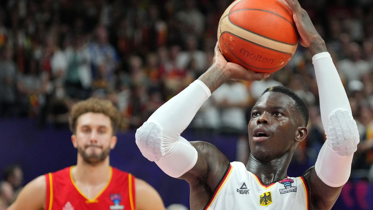 Bei der EM 2022 hatte das Nationalteam unter Schröders Führung Bronze geholt, bei der WM sind die Ziele ebenfalls hoch. - Foto: Soeren Stache/dpa