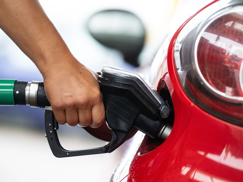 Dieselkraftstoff darf in Zukunft zu 100 Prozent aus Altspeiseölen bestehen. - Foto: Marijan Murat/dpa