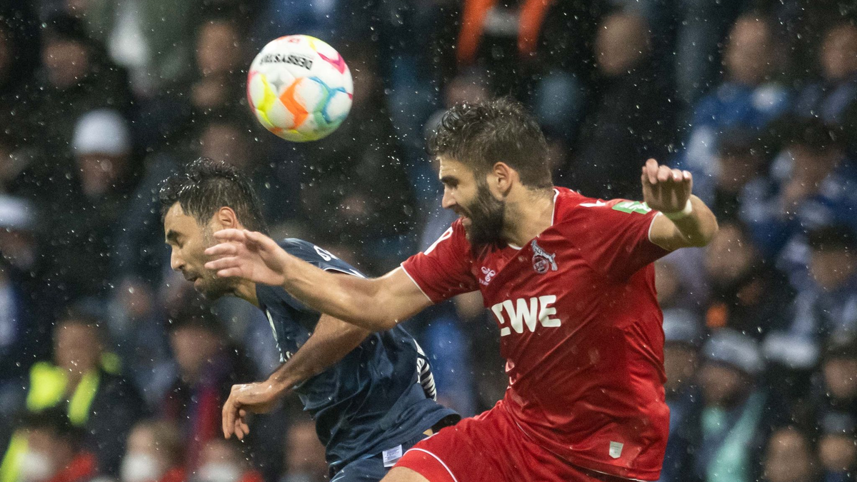 Die Kölner um Davie Selke (M) nehmen einen Punkt aus Bochum mit. - Foto: Bernd Thissen/dpa