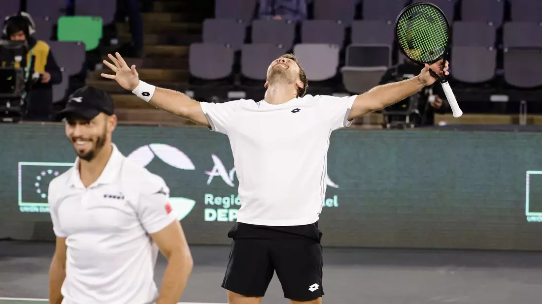 Das deutsche Doppel Kevin Krawietz (r) und Tim Pütz hatte mit seinen Siegen großen Anteil am Ticket für die Davis-Cup-Endrunde. - Bild: Frank Molter/dpa