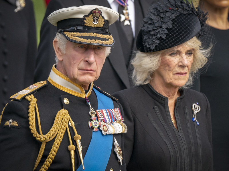 König Charles III. muss sich wegen einer vergrößerten Prostata im Krankenhaus behandeln lassen. - Foto: Jane Barlow/PA Wire/dpa