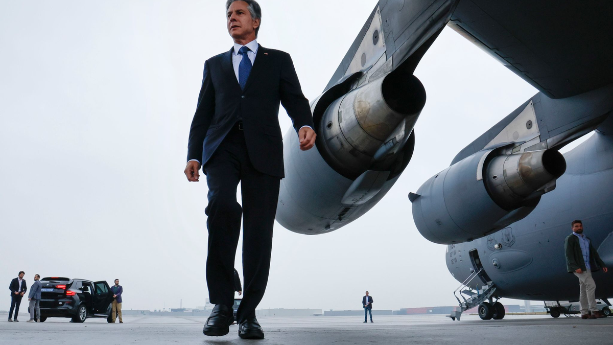 Nach Angaben seines Ministeriums reist US-Außenminister Blinken sowohl nach Israel als auch in das Westjordanland. - Foto: Jonathan Ernst/Pool Reuters/AP/dpa