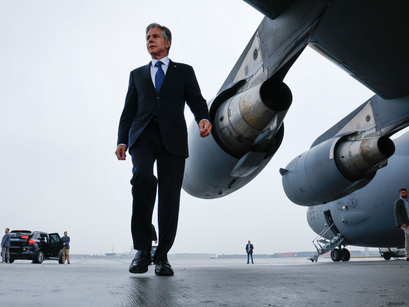 Nach Angaben seines Ministeriums reist US-Außenminister Blinken sowohl nach Israel als auch in das Westjordanland. - Foto: Jonathan Ernst/Pool Reuters/AP/dpa