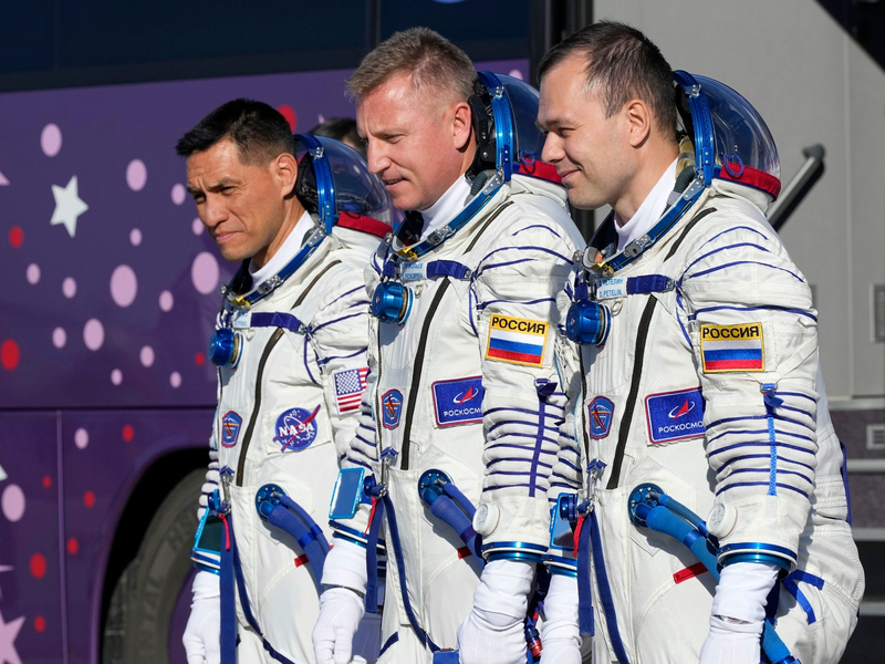 Die russische Raumfahrtbehörde Roskosmos nannte technische Probleme als Grund. - Foto: Dmitri Lovetsky/POOL AP/dpa