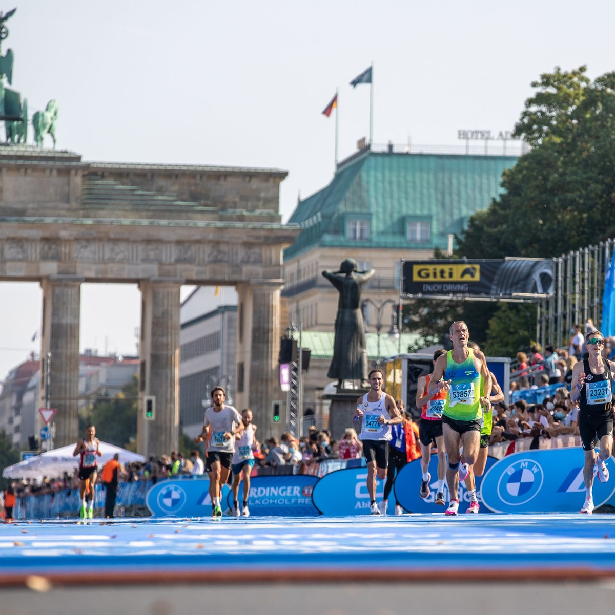 Am Wochenende findet der Berlin-Marathon statt. - Foto: Andreas Gora/dpa
