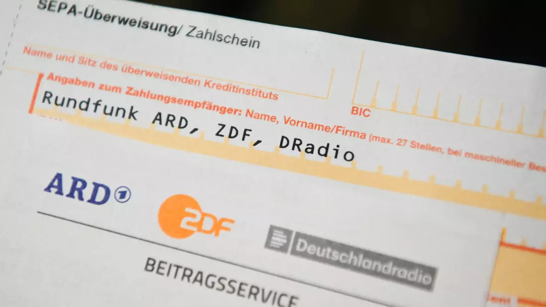 Der Rundfunkbeitrag könnte bald steigen. - Bild: Nicolas Armer/dpa