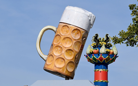 In Stuttgart steigen die Immobilienpreise vergleichsweise moderat - aber von hohem Niveau aus (Archivbild) - Foto: Bernd Weißbrod/dpa