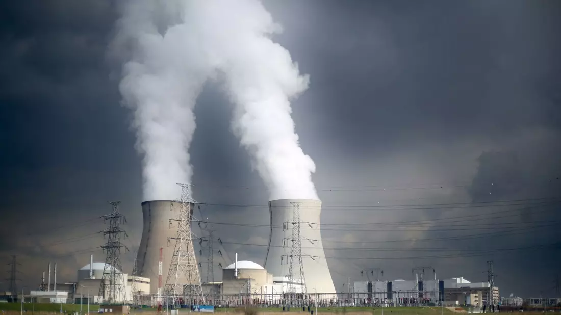 Drei Drohnen wurden über dem Kernkraftwerk Doel gesichtet. (Archivbild) - Bild: Oliver Berg/dpa