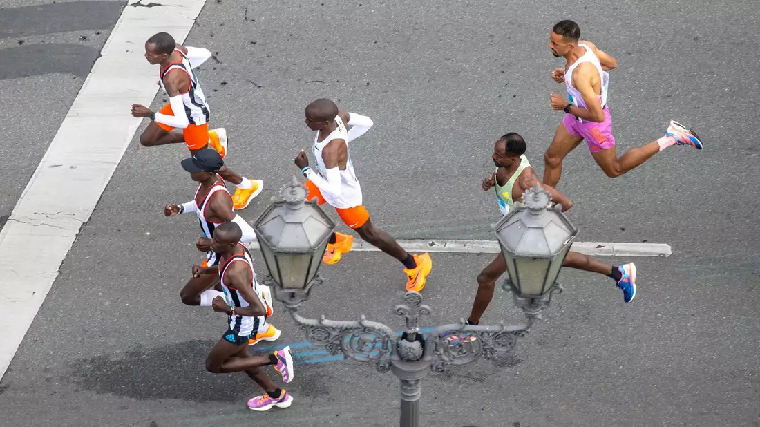 Eliud Kipchoge gewann zum fünften Mal den Berlin-Marathon. - Bild: Andreas Gora/dpa