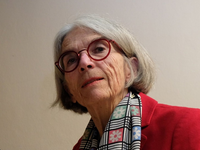 2007 floh Donna Leon vor den immer größeren Touristenströmen in Venedig und siedelte in die Schweiz über. - Foto: Sebastian Willnow/dpa-Zentralbild/dpa