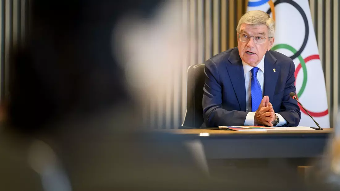 Kritisiert erneut die Boykotthaltung der Ukraine: IOC-Boss Thomas Bach. - Bild: Laurent Gillieron/KEYSTONE/dpa