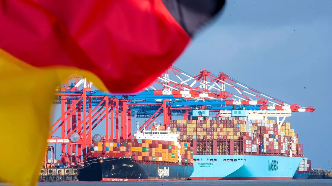 Die deutsche Wirtschaft schwächelt - die Exportaussichten haben sich eingetrübt. (Archivbild) - Bild: Sina Schuldt/dpa