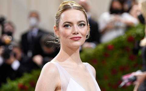 Emma Stone bei ber Benefizgala des Costume Institute des Metropolitan Museum of Art 2022. - Foto: Evan Agostini/Invision/dpa