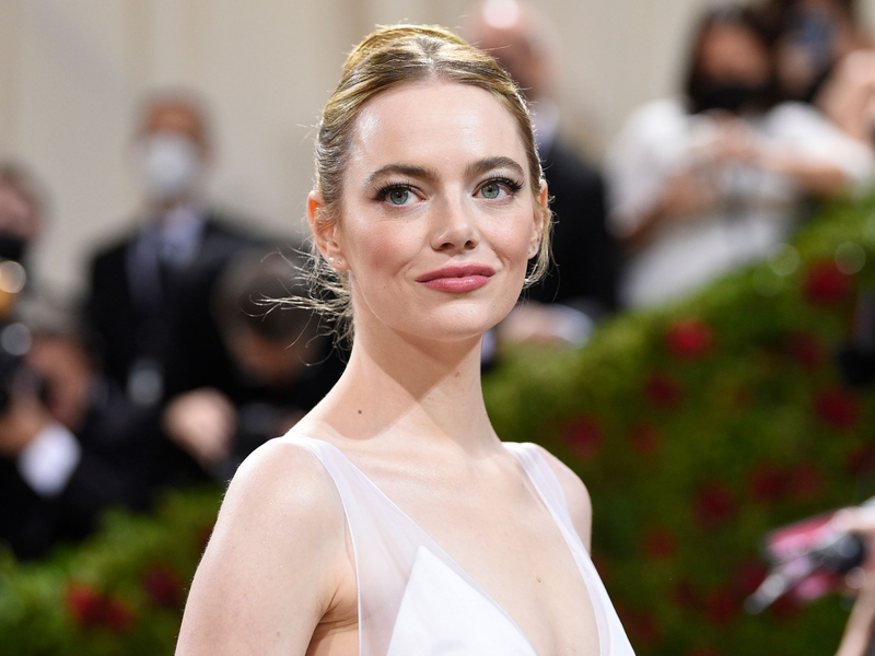 Emma Stone bei ber Benefizgala des Costume Institute des Metropolitan Museum of Art 2022. - Foto: Evan Agostini/Invision/dpa
