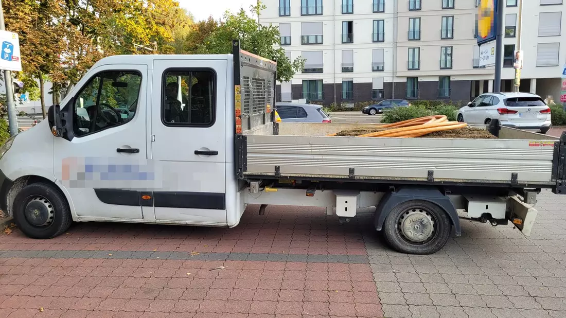 POL-ME: Überladen: Autotransporter aus dem Verkehr gezogen - 2601040 - Bild: presseportal.de