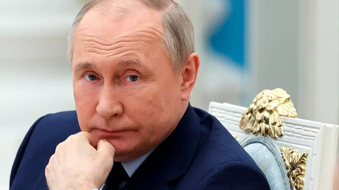 Die Aufmerksamkeit für das mediale Großereignis ist auch wegen Kremlchef Wladimir Putins vernichtenden Angriffskrieges gegen die Ukraine groß. - Bild: Mikhail Tereshchenko/Pool Sputnik Kremlin/AP/dpa