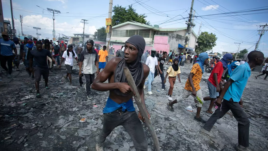 Fast die Hälfte der elf Millionen Bewohner Haitis leidet laut Vereinten Nationen unter akutem Hunger. - Bild: Odelyn Joseph/AP/dpa