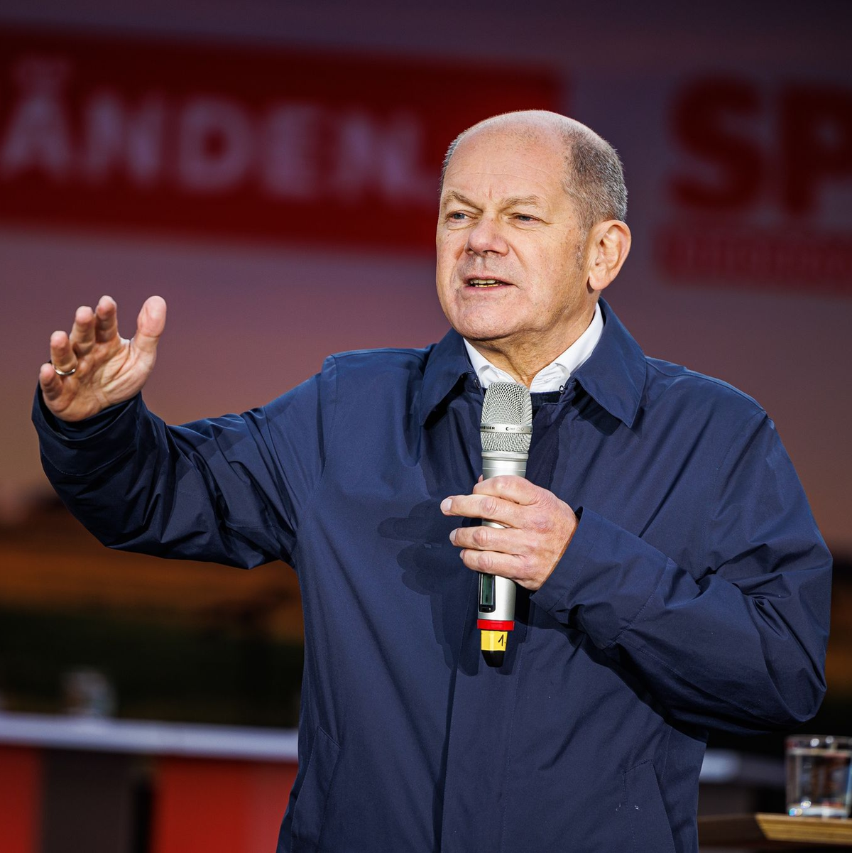Bundeskanzler Olaf Scholz betonte: «Zu einer modernen Angebotspolitik gehört natürlich auch, dass wir schneller werden und einfacher. Da sind wir uns vollkommen einig.» - Foto: Michael Matthey/dpa