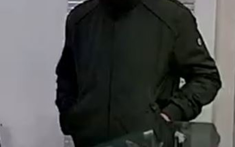 POL-HL: HL-St. Gertrud // Öffentlichkeitsfahndung nach Tatverdächtigen nach Bandendiebstahl und Betrug durch Geldabhebungen mit gestohlenen Scheckkarten - Foto: presseportal.de