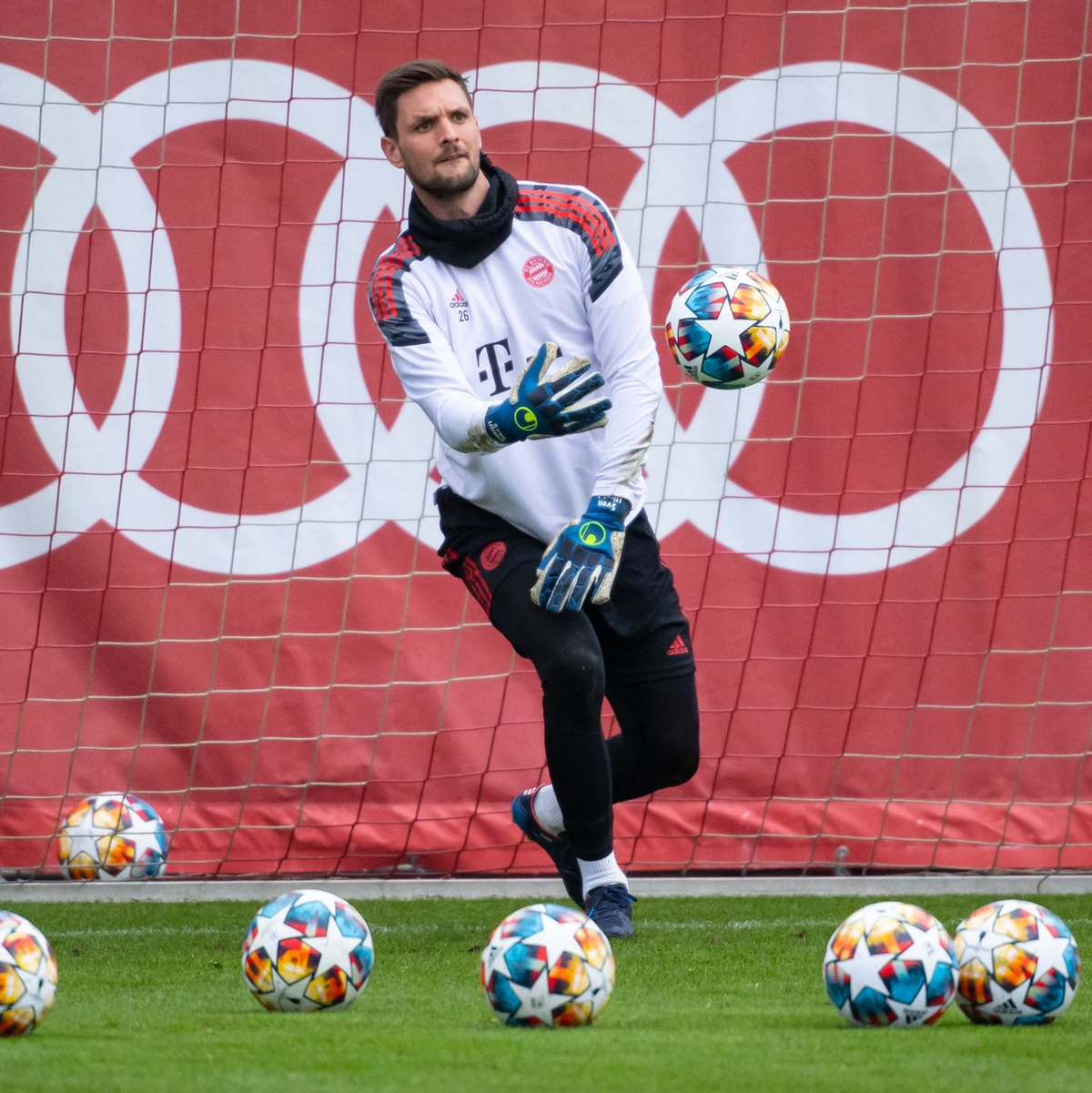 Soll einem Bericht zufolge vorerst die Nummer eins bleiben: Sven Ulreich. - Foto: Sven Hoppe/dpa