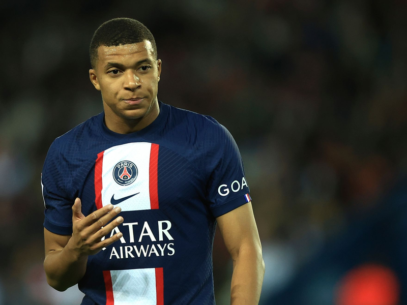 PSG-Star Kylian Mbappé musste wegen einer Verletzung ausgewechselt werden. - Foto: Aurelien Morissard/AP/dpa